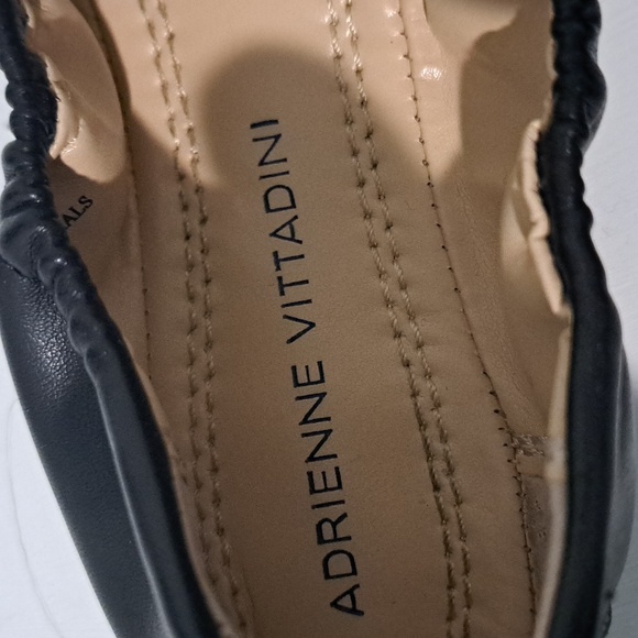Adrienne Vittadini Chapa Black Ballet Flats - Picture 4 of 5